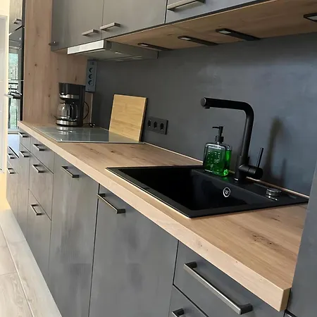 Ferien-monteurwohnung * צוסן