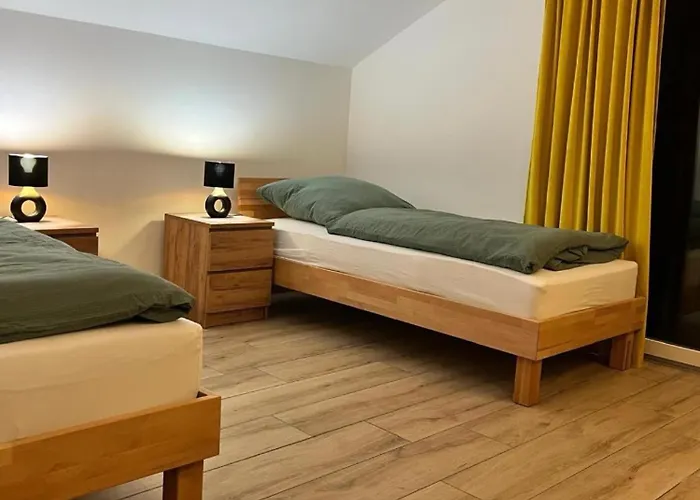 Ferien-monteurwohnung * צוסן