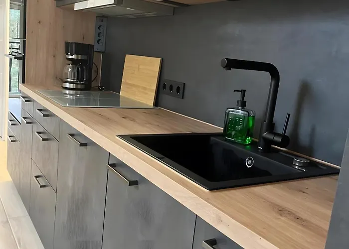 Ferien-monteurwohnung * צוסן